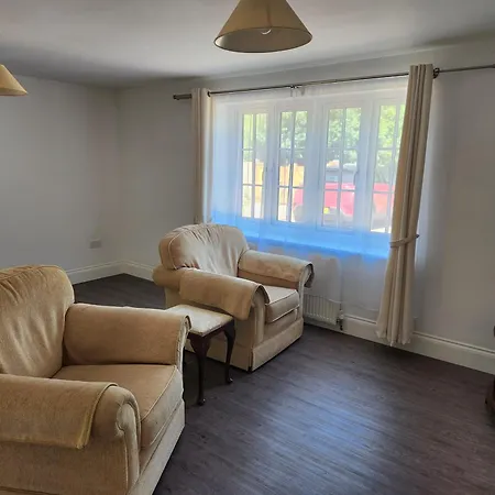 Sglyg - 1 Bed Holiday Cottage With Parking And Ev Tatil Evi
